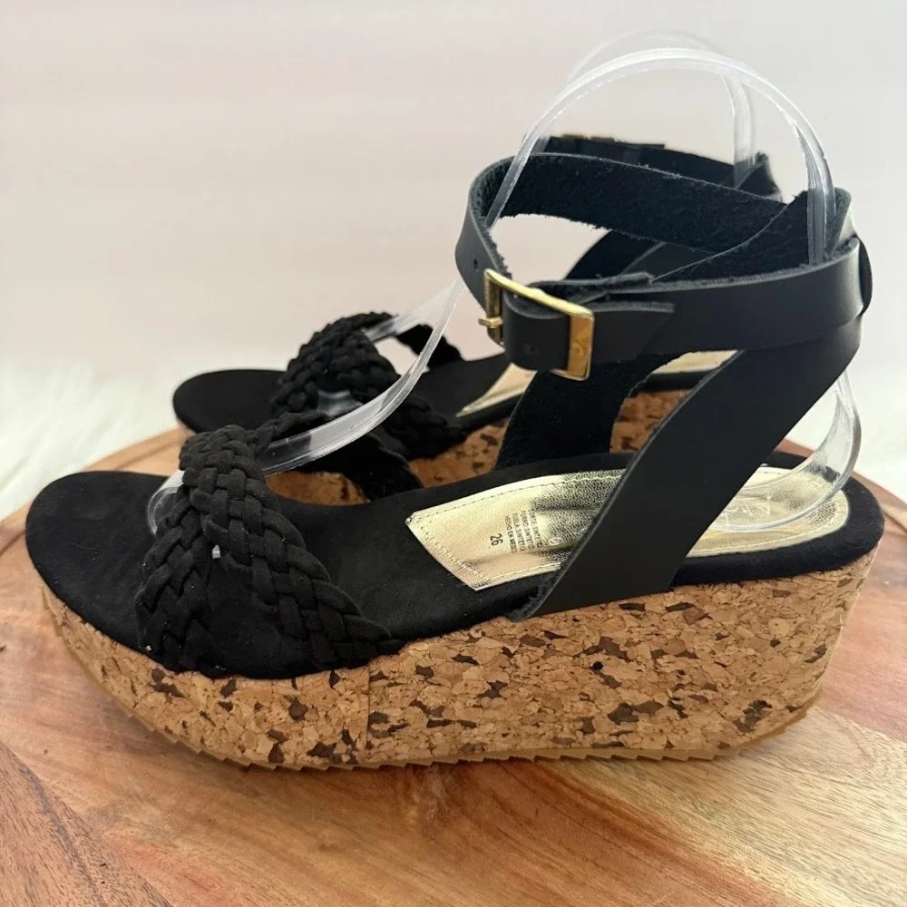 Alicia Leon step into